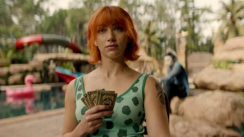 LA CHICA DEL PEZ SIERRA TATUADO